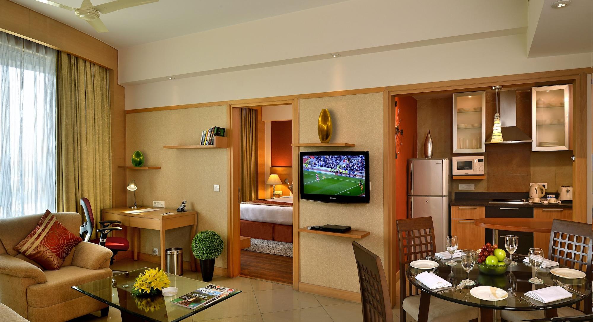 Savoy Suites Manesar Гургаон Экстерьер фото