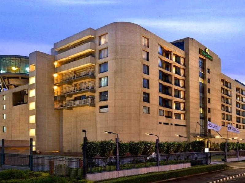 Savoy Suites Manesar Гургаон Экстерьер фото