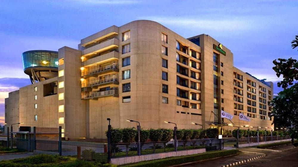 Savoy Suites Manesar Гургаон Экстерьер фото