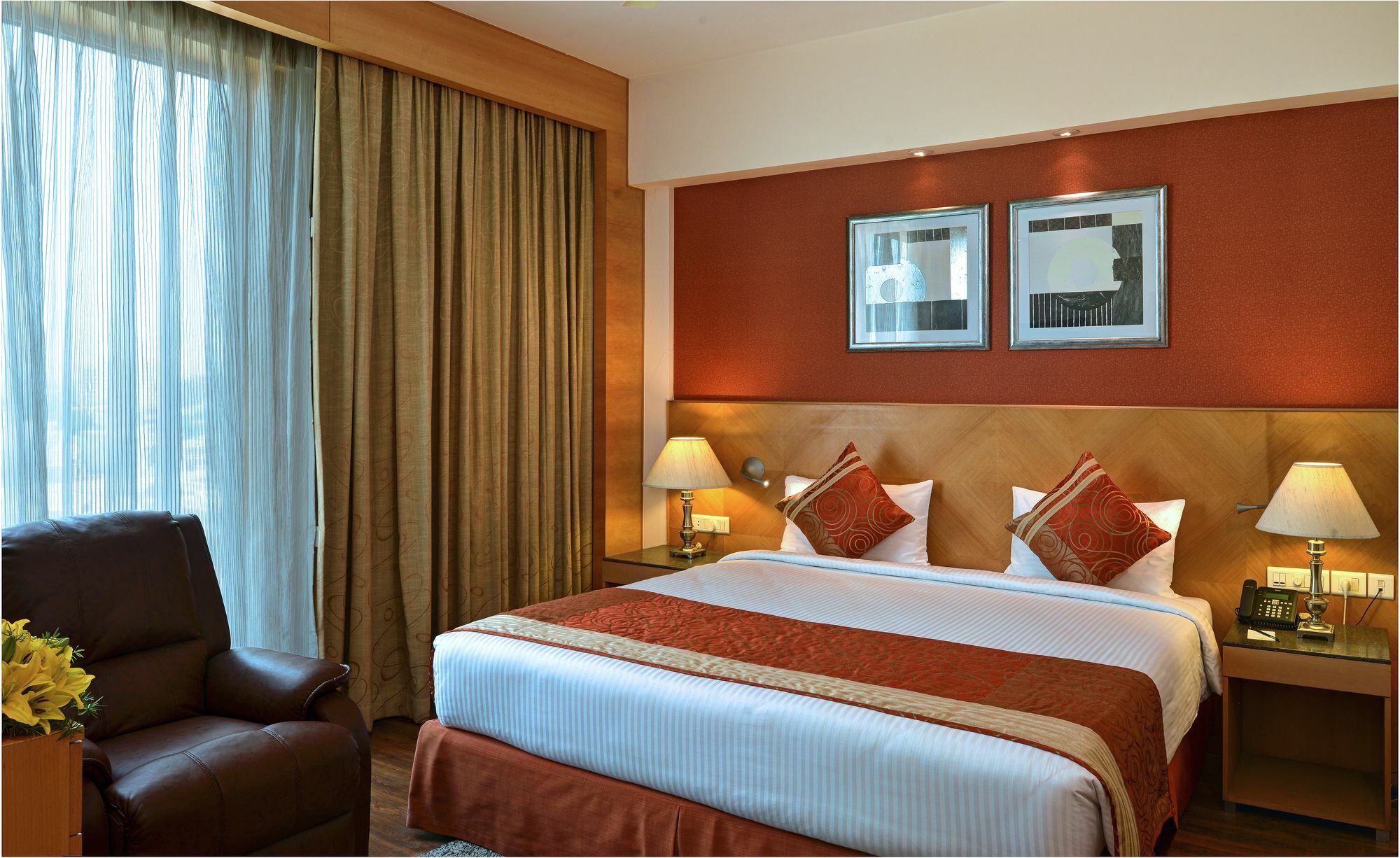 Savoy Suites Manesar Гургаон Экстерьер фото