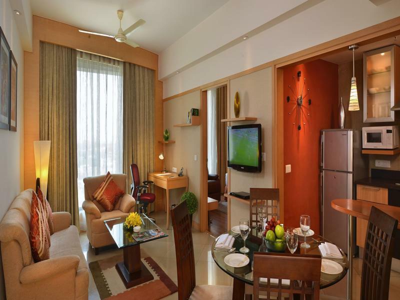 Savoy Suites Manesar Гургаон Экстерьер фото
