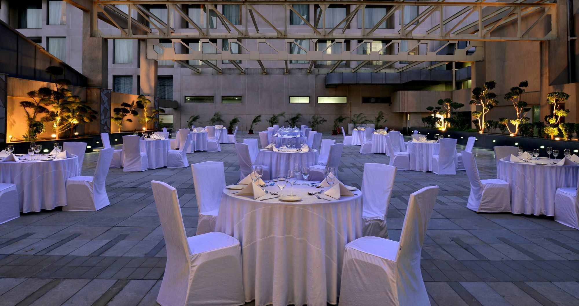 Savoy Suites Manesar Гургаон Экстерьер фото