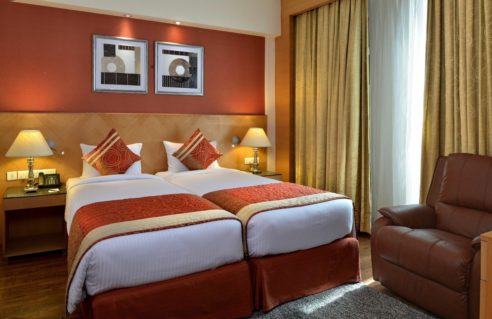 Savoy Suites Manesar Гургаон Экстерьер фото