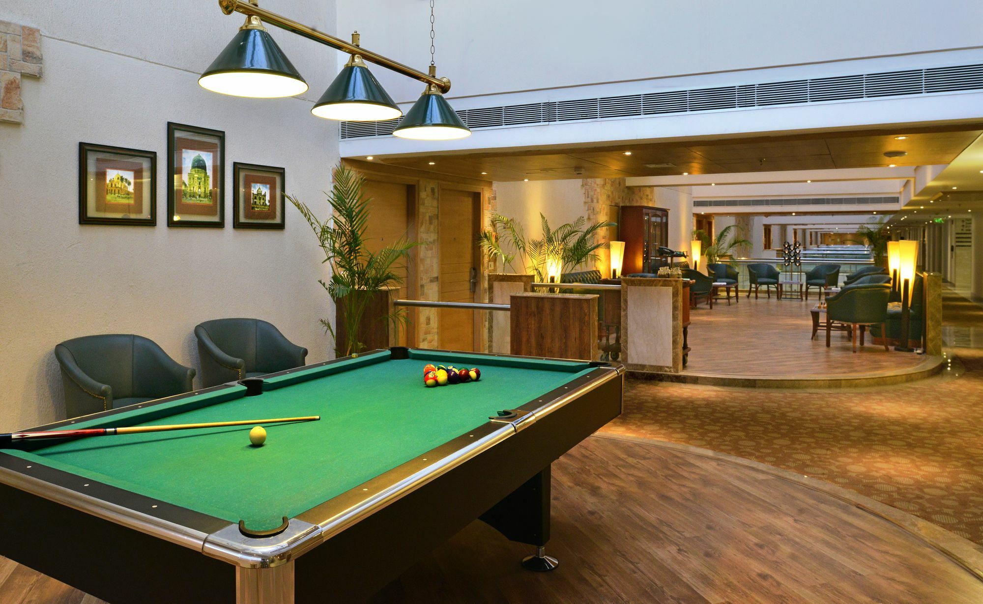 Savoy Suites Manesar Гургаон Экстерьер фото